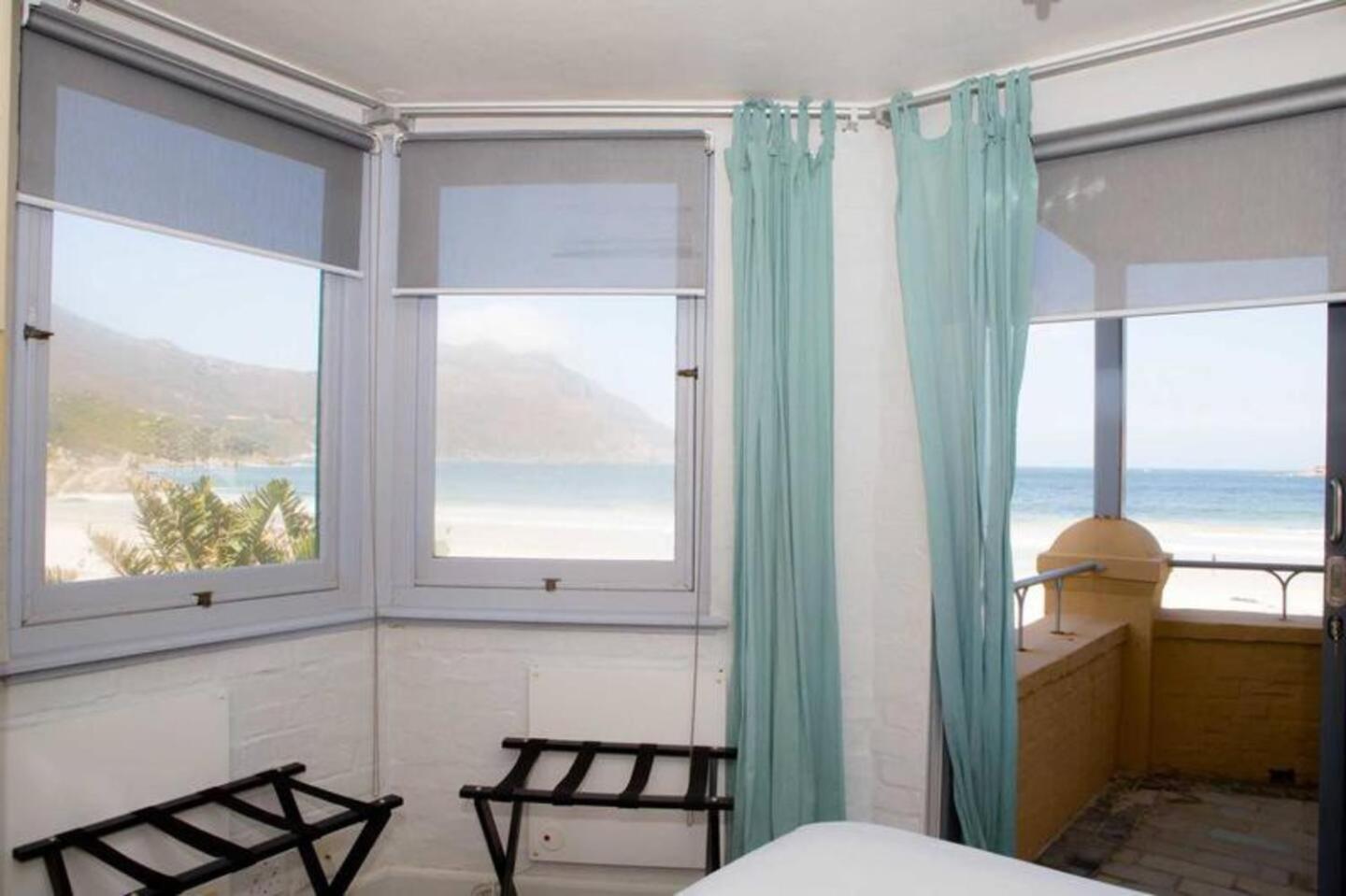 On The Beach Hout Bay Extérieur photo